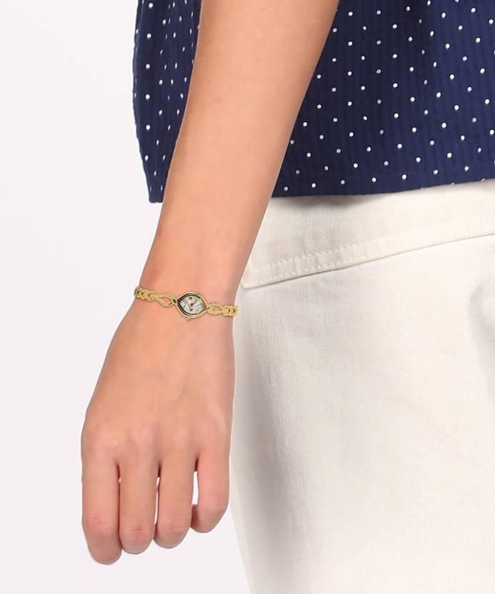 Titan Raga Women’s Analog Watch – Elegant Gold Bracelet Design